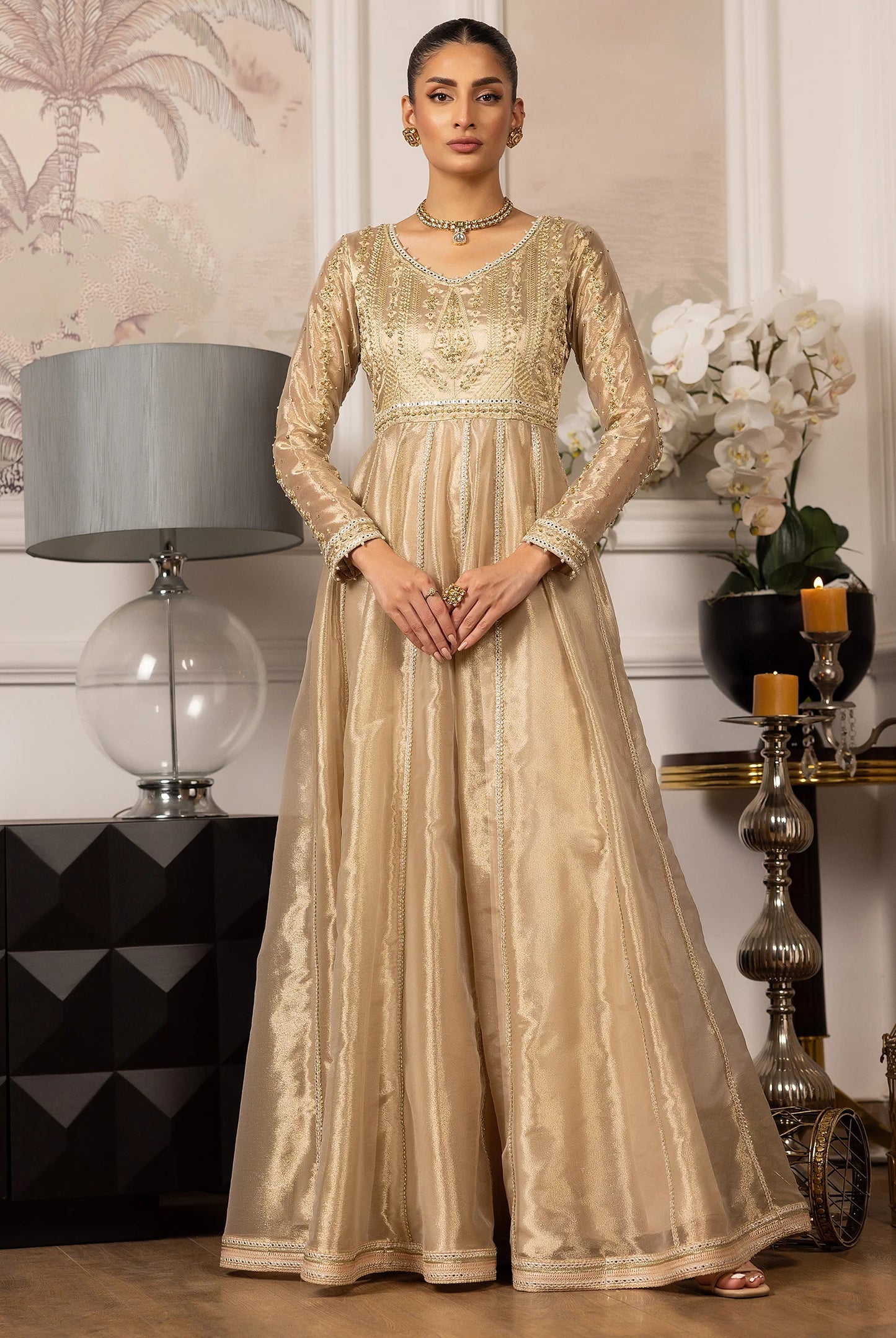 THREADS AND MOTIFS - Gold Dress