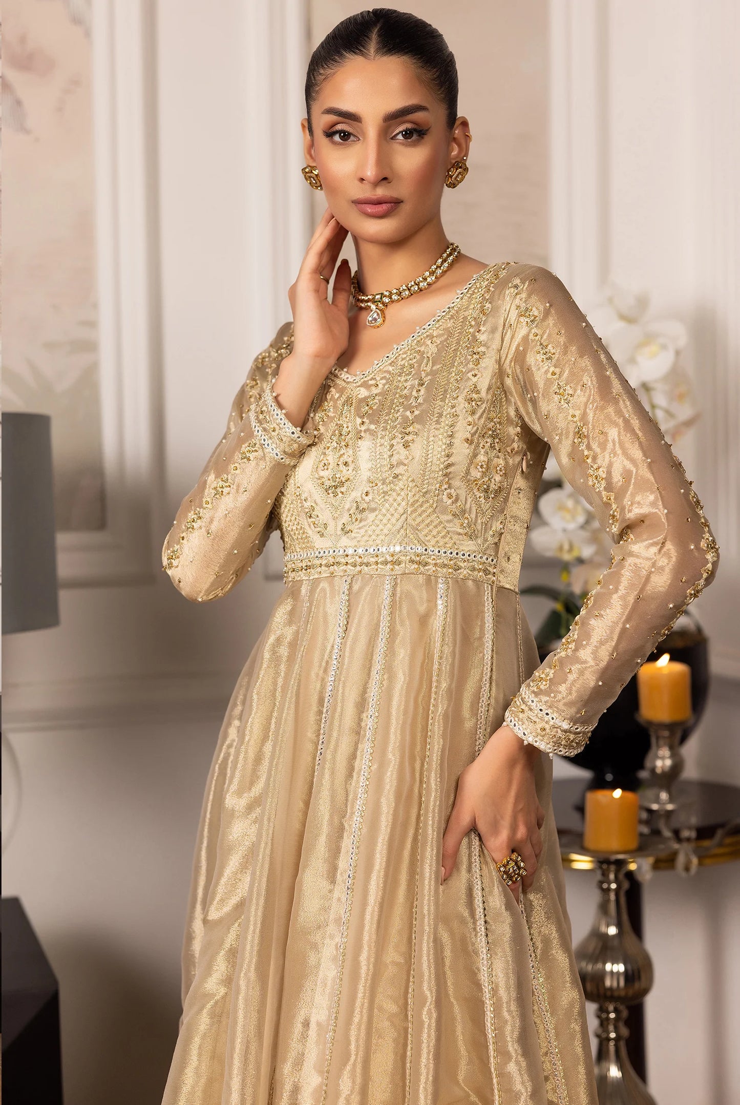 THREADS AND MOTIFS - Gold Dress