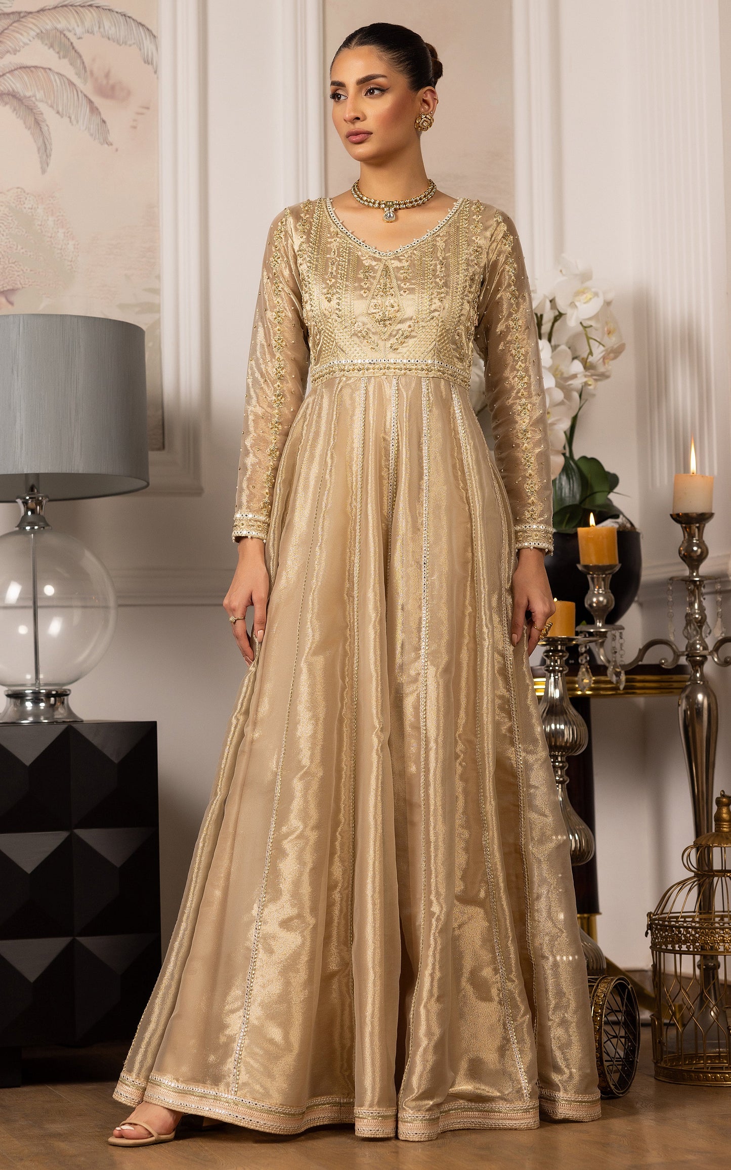 THREADS AND MOTIFS - Gold Dress