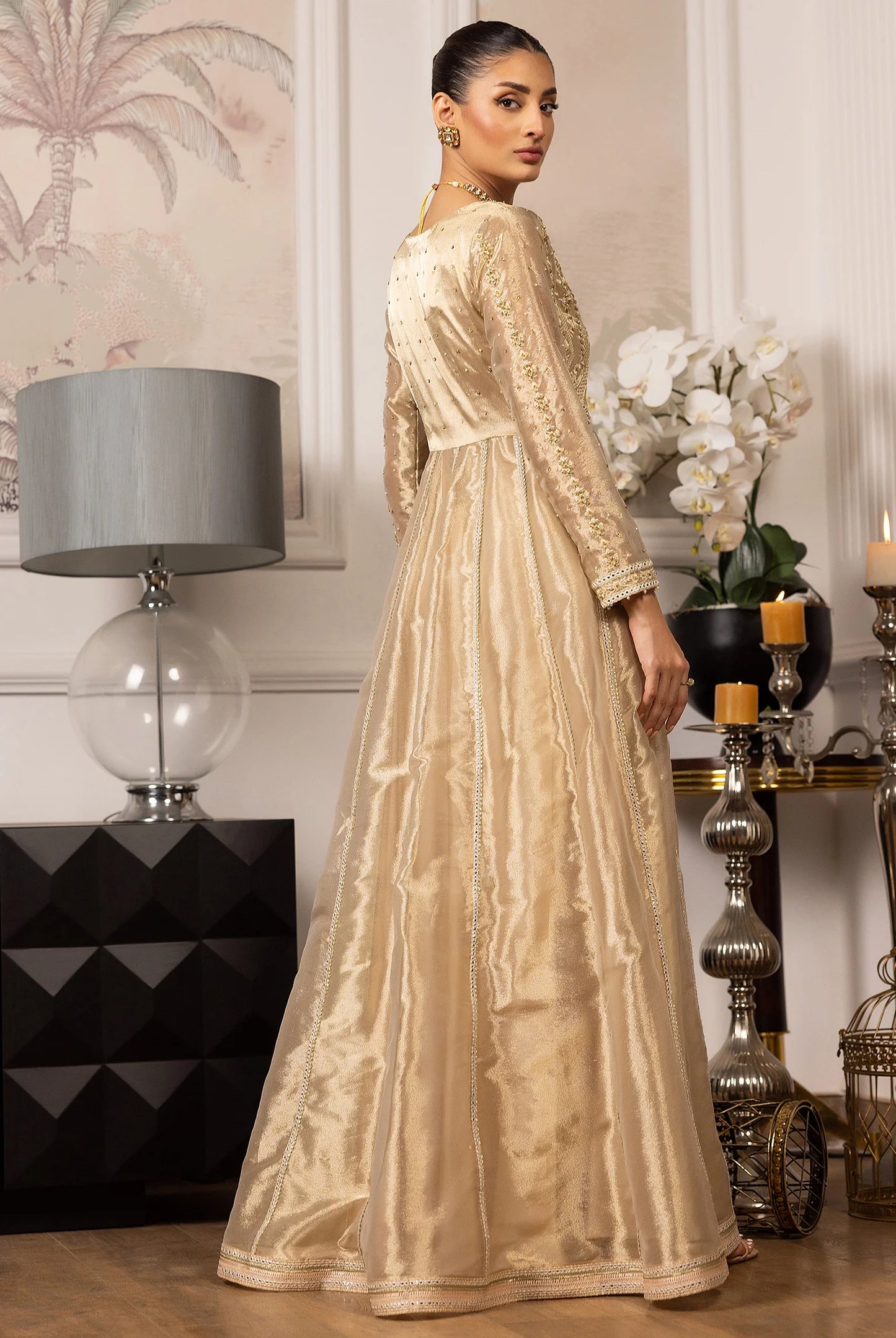 THREADS AND MOTIFS - Gold Dress