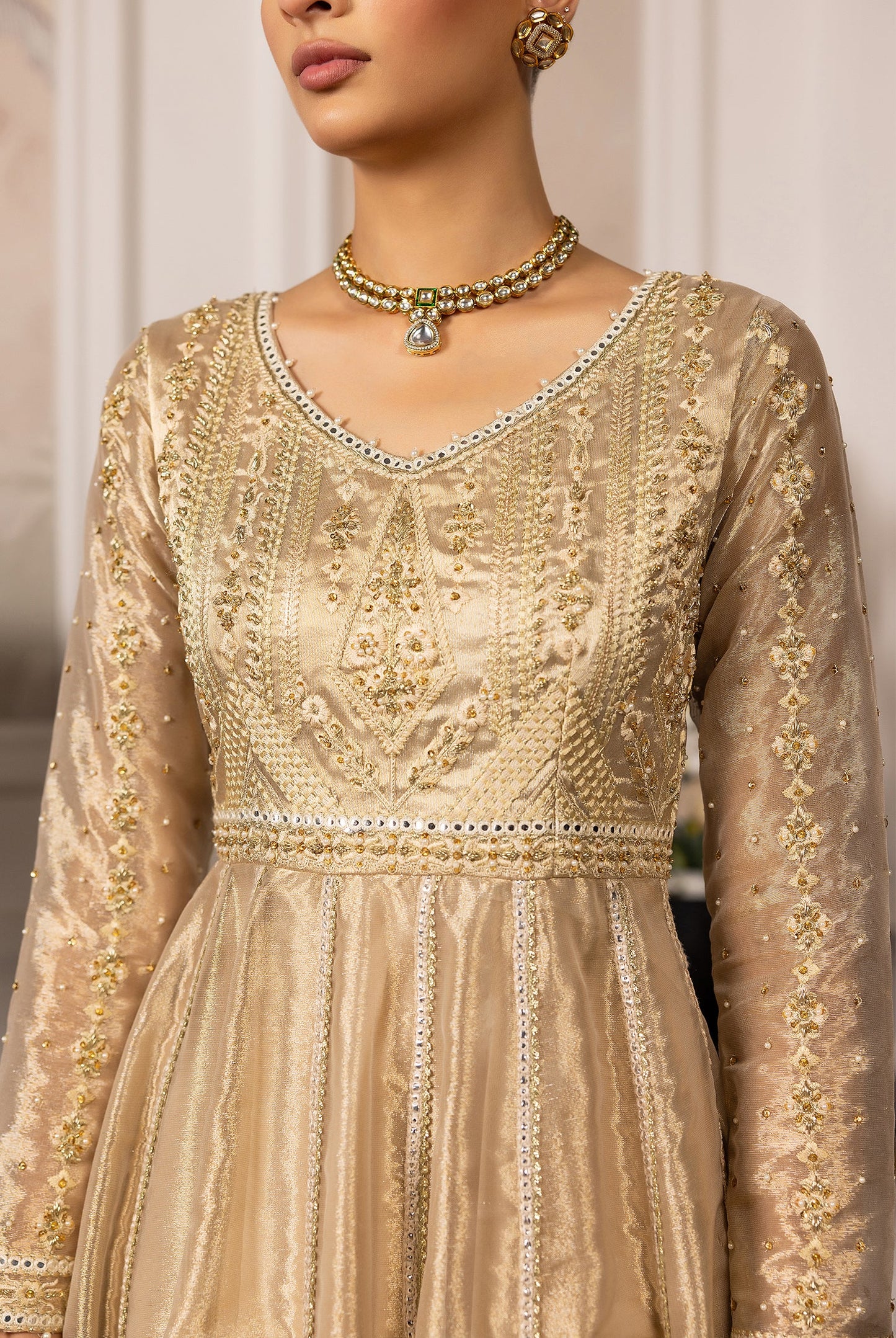 THREADS AND MOTIFS - Gold Dress