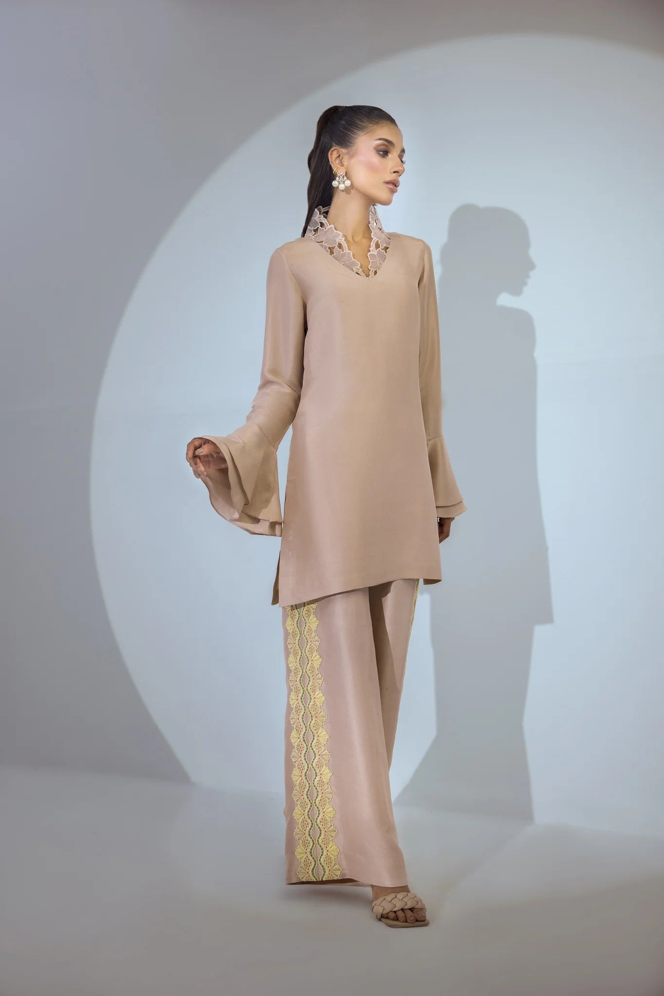 ANAM AHKLAQ - Cream Beige