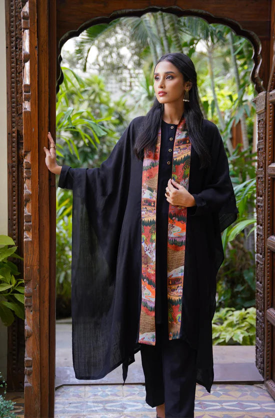 Manto - Bagh-e-Mughal Cape - Black & Rust