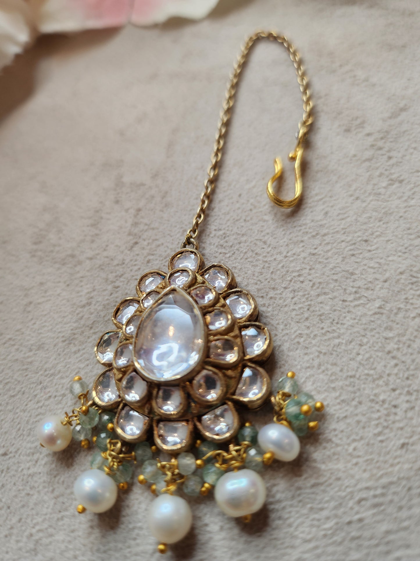 VINANTI MANJI JEWELRY - Kundan Floral Maangtikka