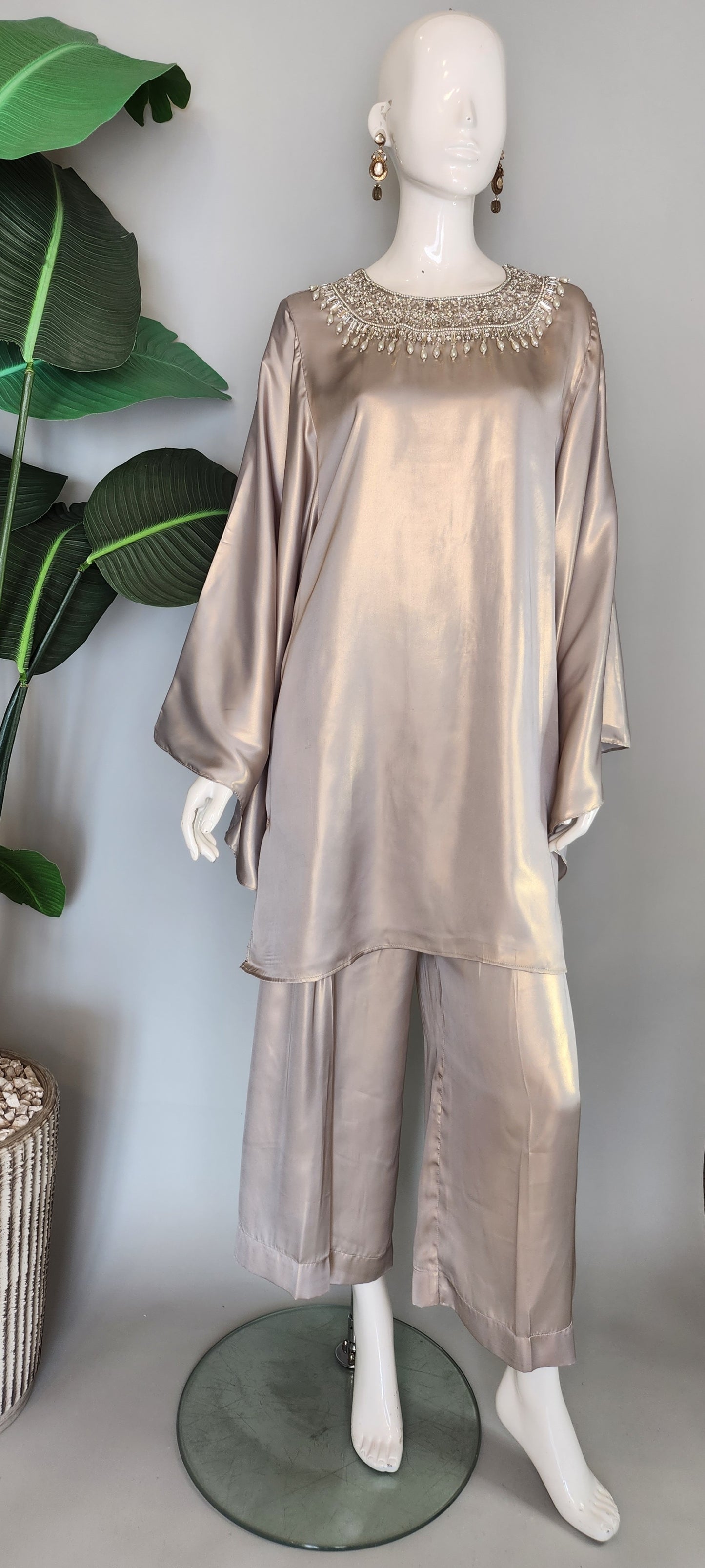 ASHJAIN SAFWAN - Gray Silk Co-ord Set