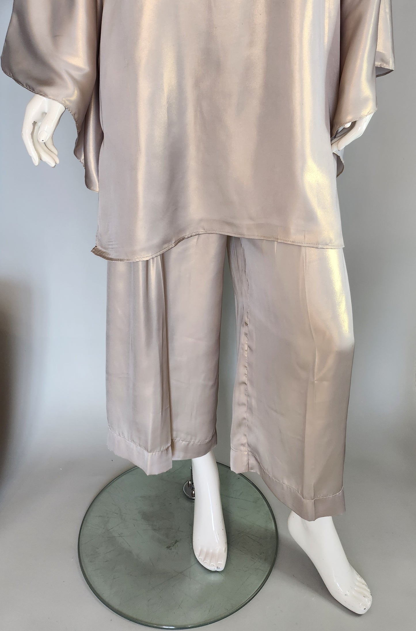 ASHJAIN SAFWAN - Gray Silk Co-ord Set