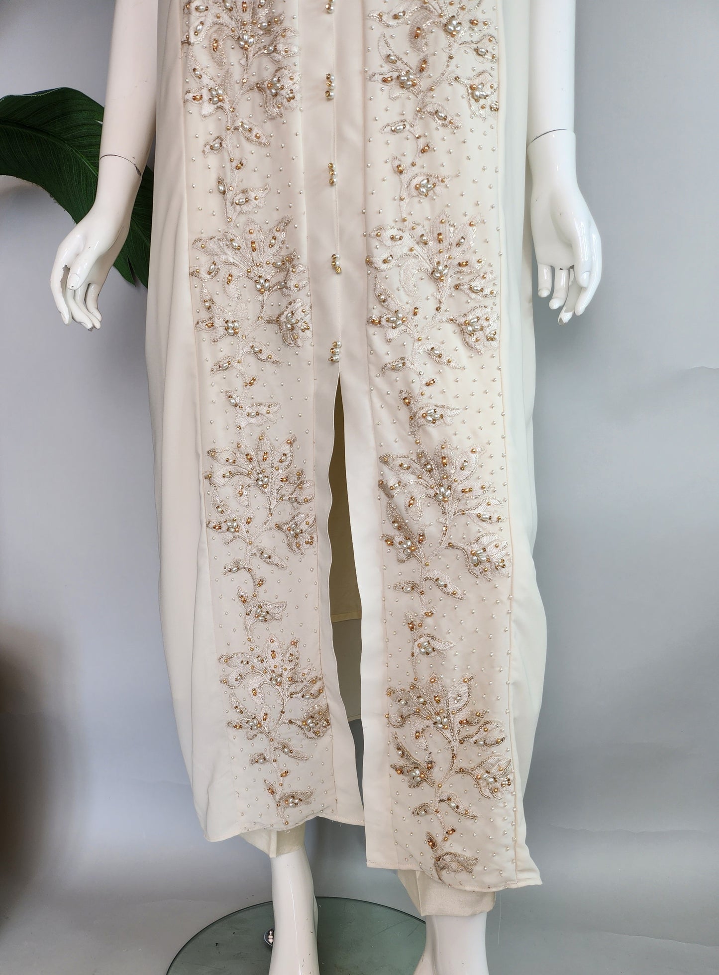 SABEEN MANEKIA - Offwhite Cape Georgette