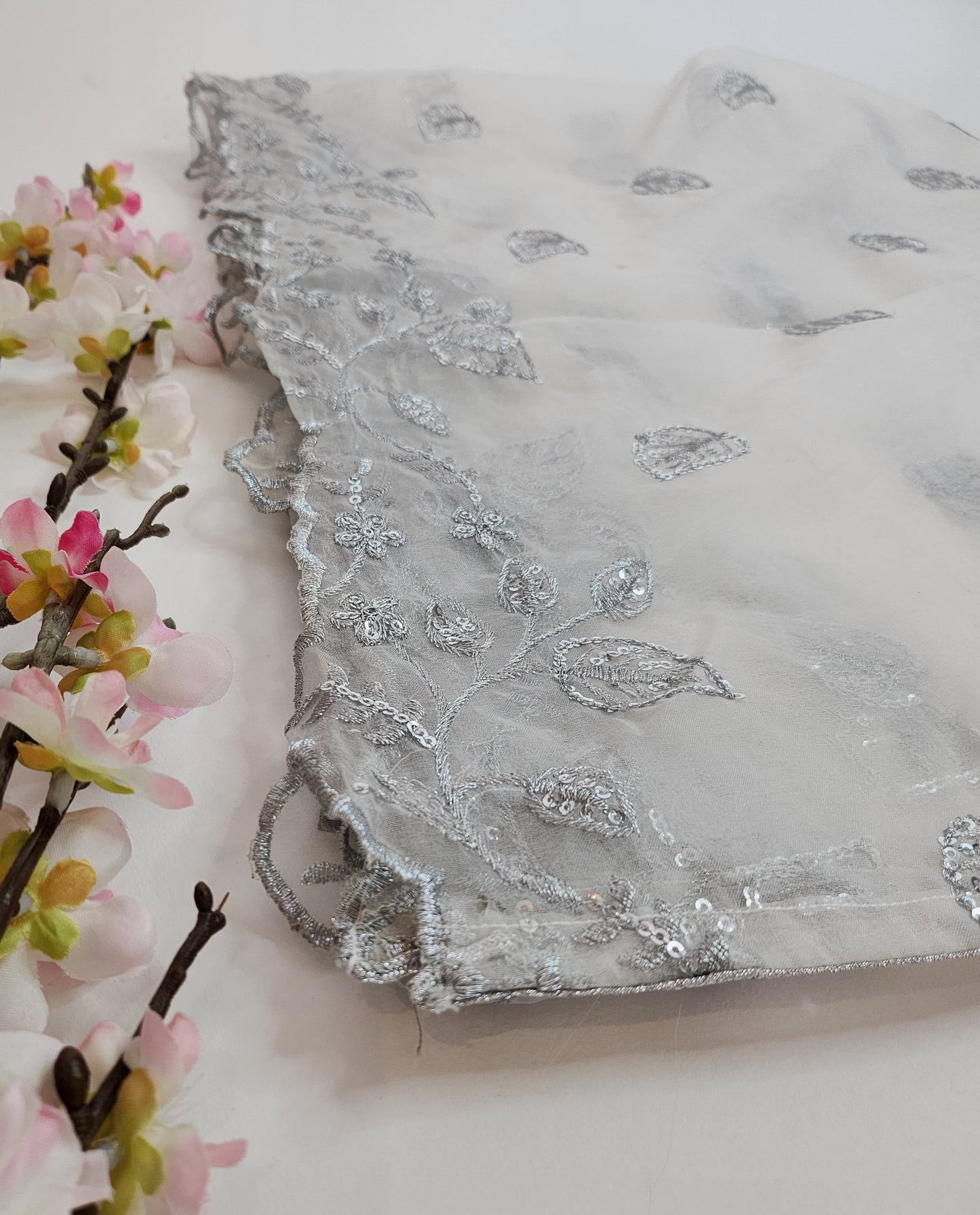 SABEEN MANEKIA - White organza with silver leaf embroidery Dupatta