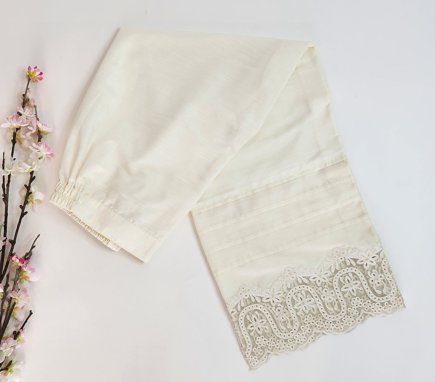 ZURI BY ZAINAB - Off White Embroidered culottes