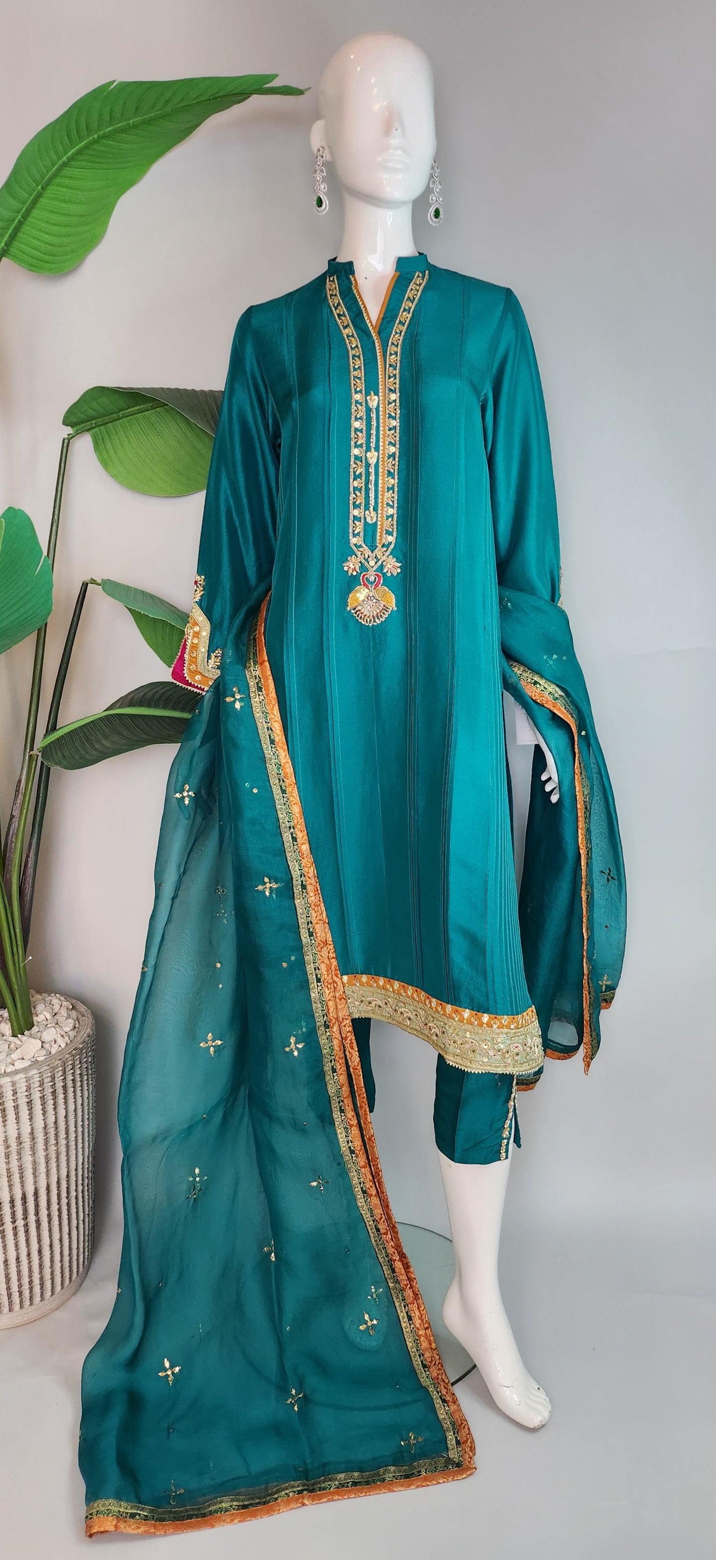 KOMAL LAKHANI - Emerald Green