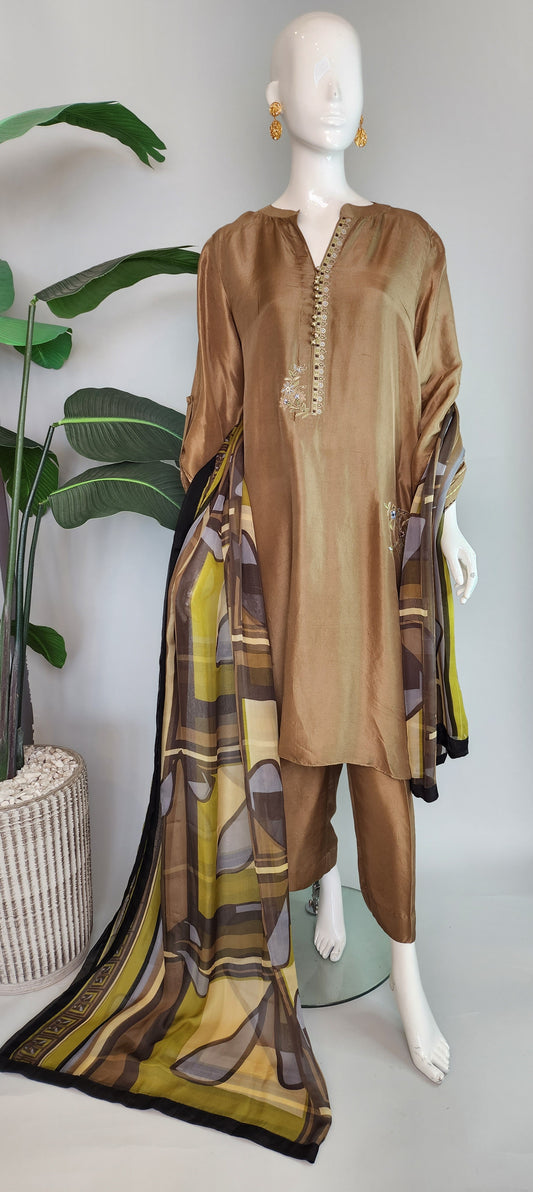 AMBREEN FARRUKH - Olive Green