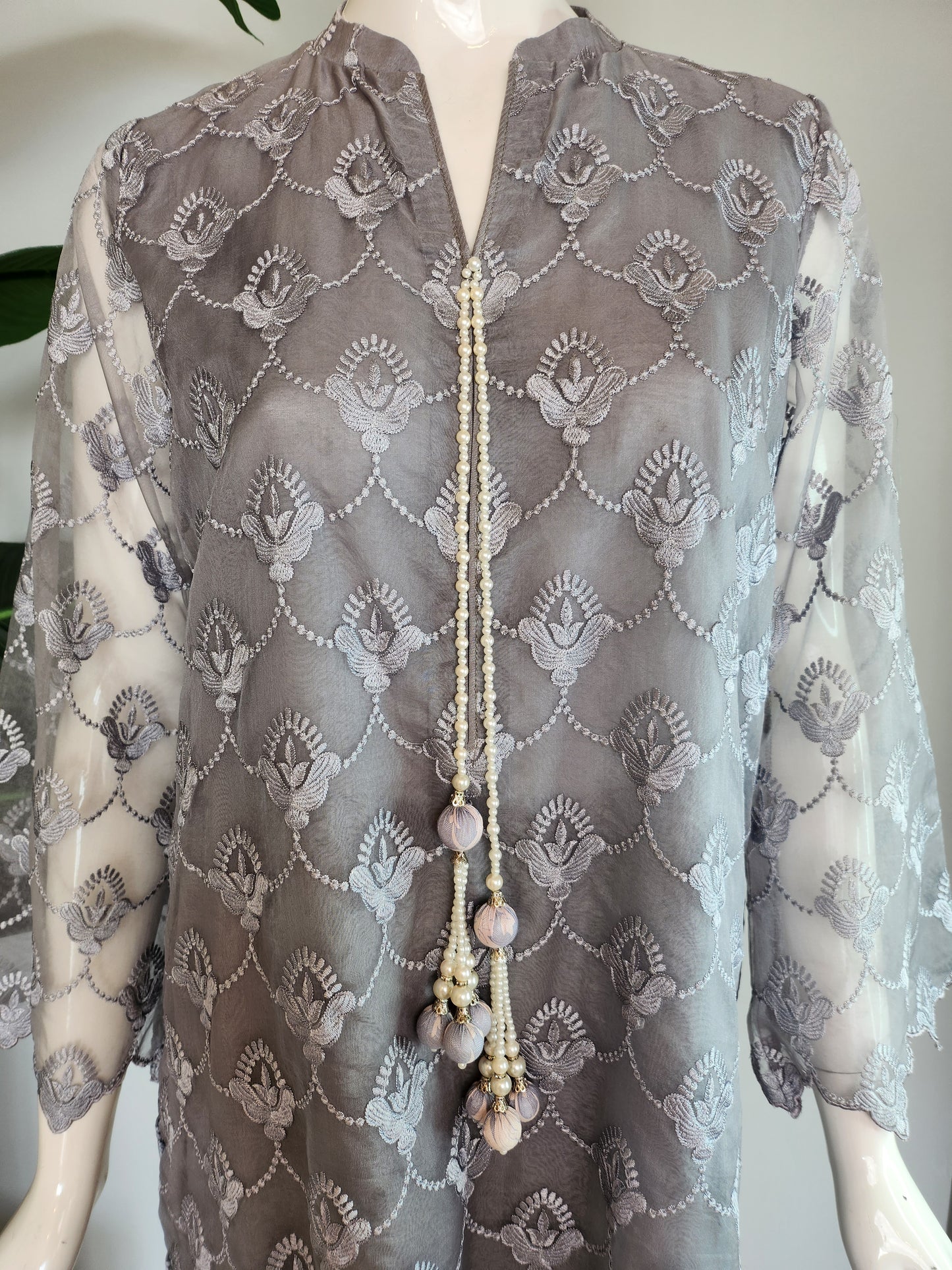 ASHJAIN SAFWAN - Grey Embroidered Organza