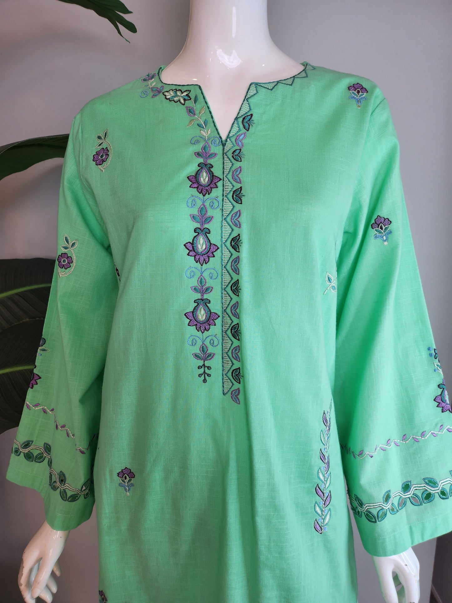 RIMSHA SHAIKHANI - Arwa green