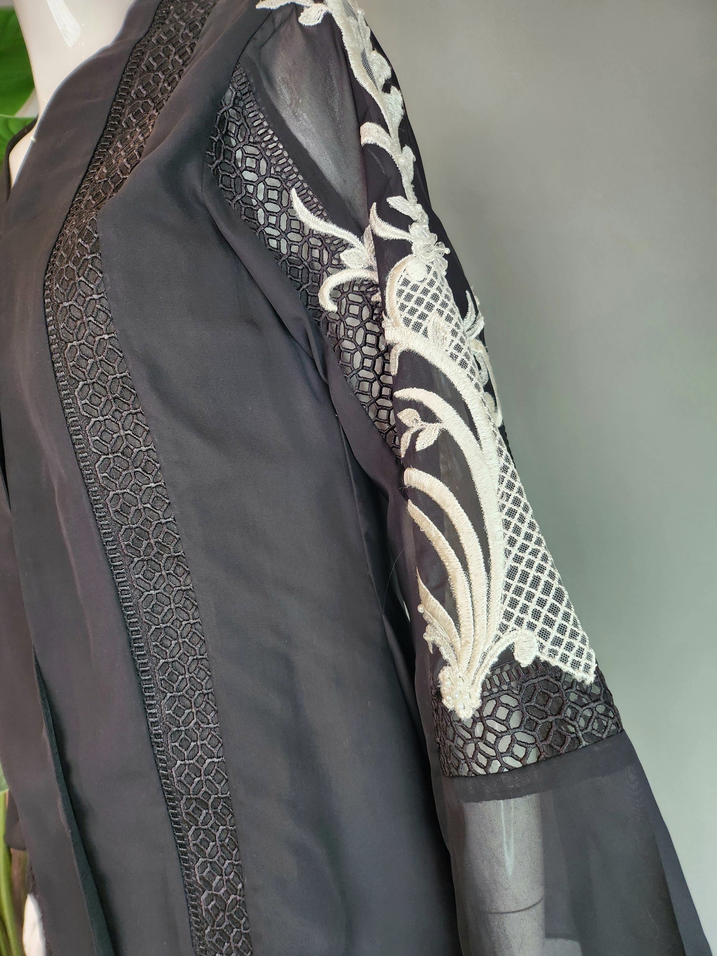 THREADS AND MOTIFS - Black Jacket with embro