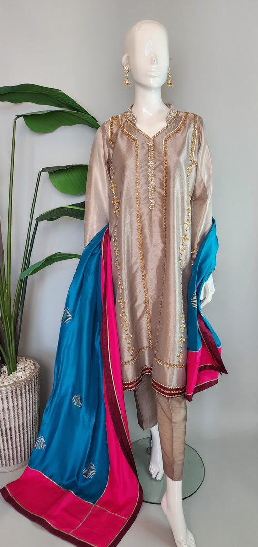 MAHOGANY - Lama with pink and Blue Dupatta