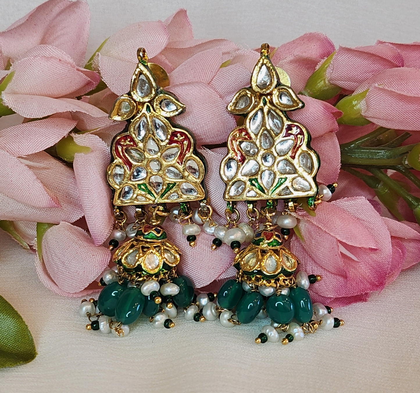 VINANTI MANJI JEWELRY - Triangle shape with green stone gems