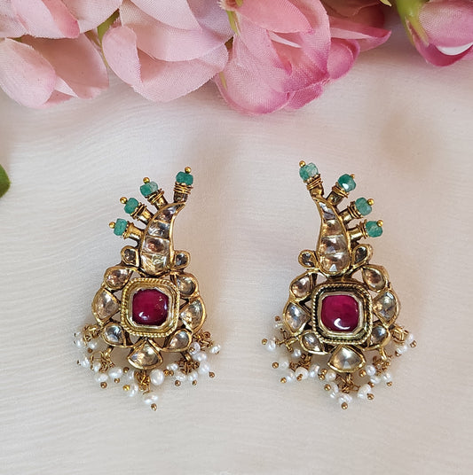 VINANTI MANJI JEWELRY - Engraved kundan with pink stone