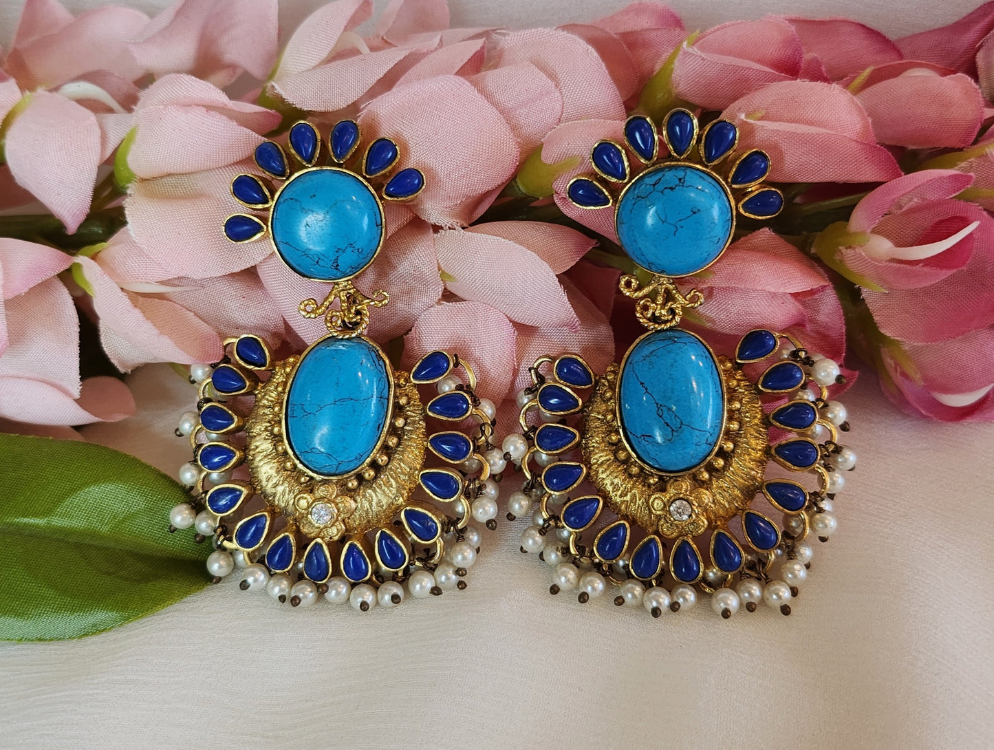 VINANTI MANJI JEWELRY - Blue Dangler