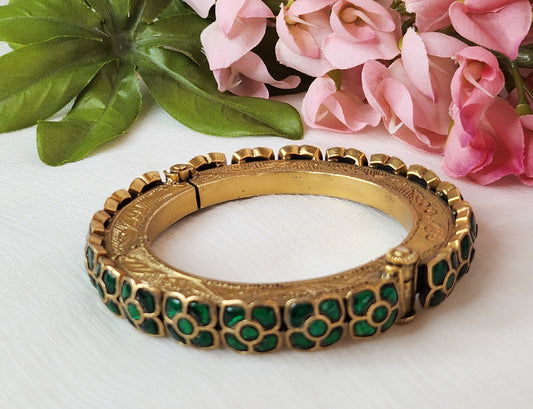 VINANTI MANJI JEWELRY - Emerald Vintage Bangle