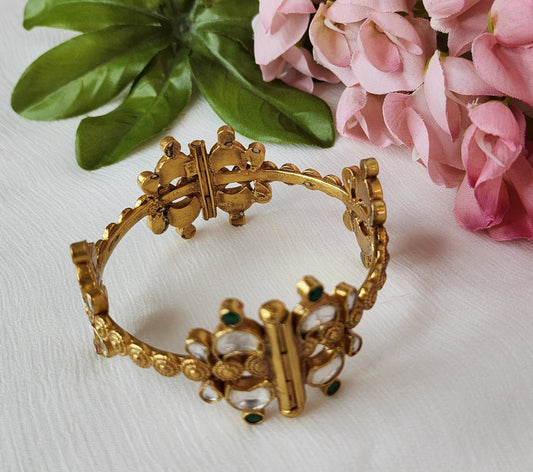 VINANTI MANJI JEWELRY - Crown style kundan bangle