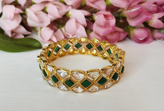 VINANTI MANJI JEWELRY - Emerald Kundan Bangle