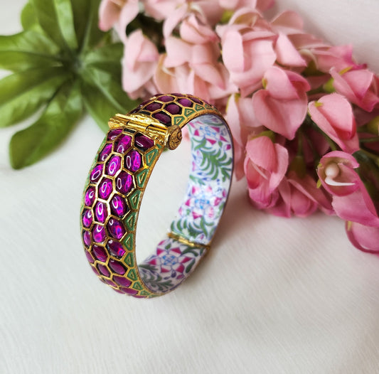 VINANTI MANJI JEWELRY - Pink Kundan Bangle