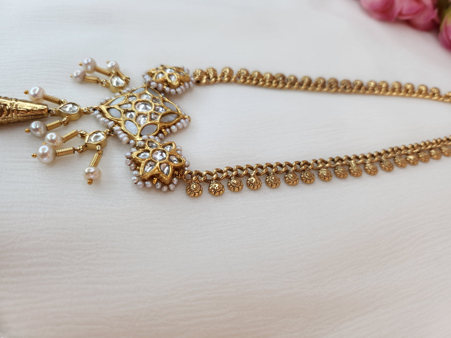 VINANTI MANJI JEWELRY - Floral kundan necklace