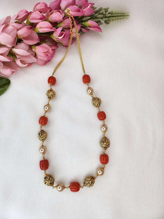 VINANTI MANJI JEWELRY - Semi-precious Coral and Gold Foil beads necklace