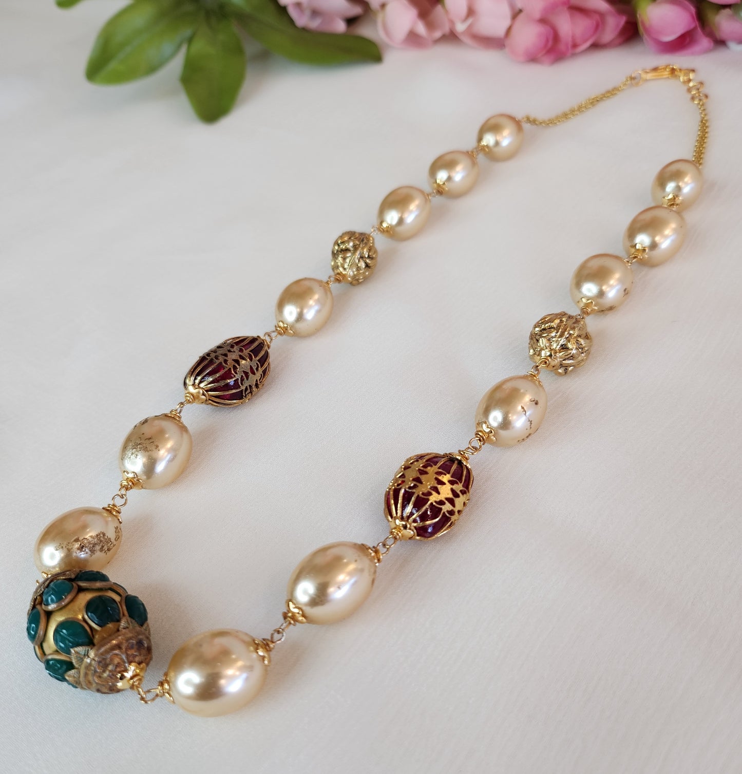 VINANTI MANJI JEWELRY - Pearl and red stone necklace