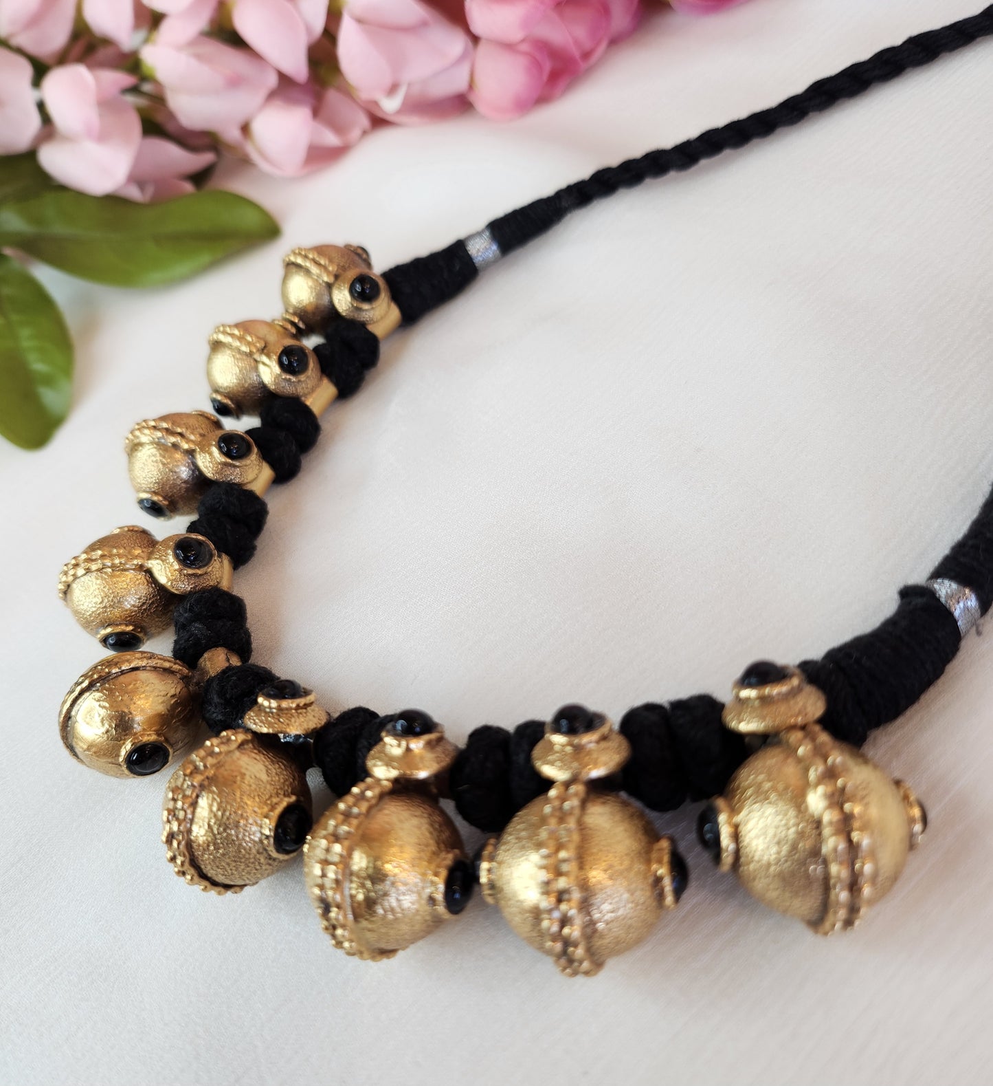 VINANTI MANJI JEWELRY - Big Ball in black stone