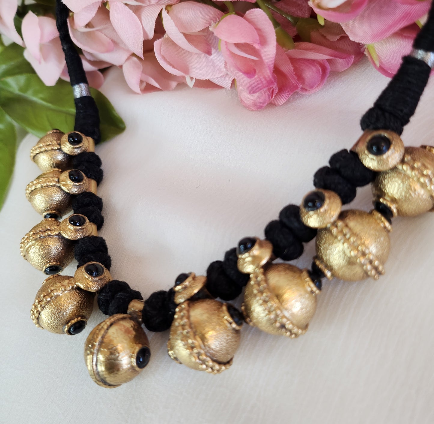 VINANTI MANJI JEWELRY - Big Ball in black stone