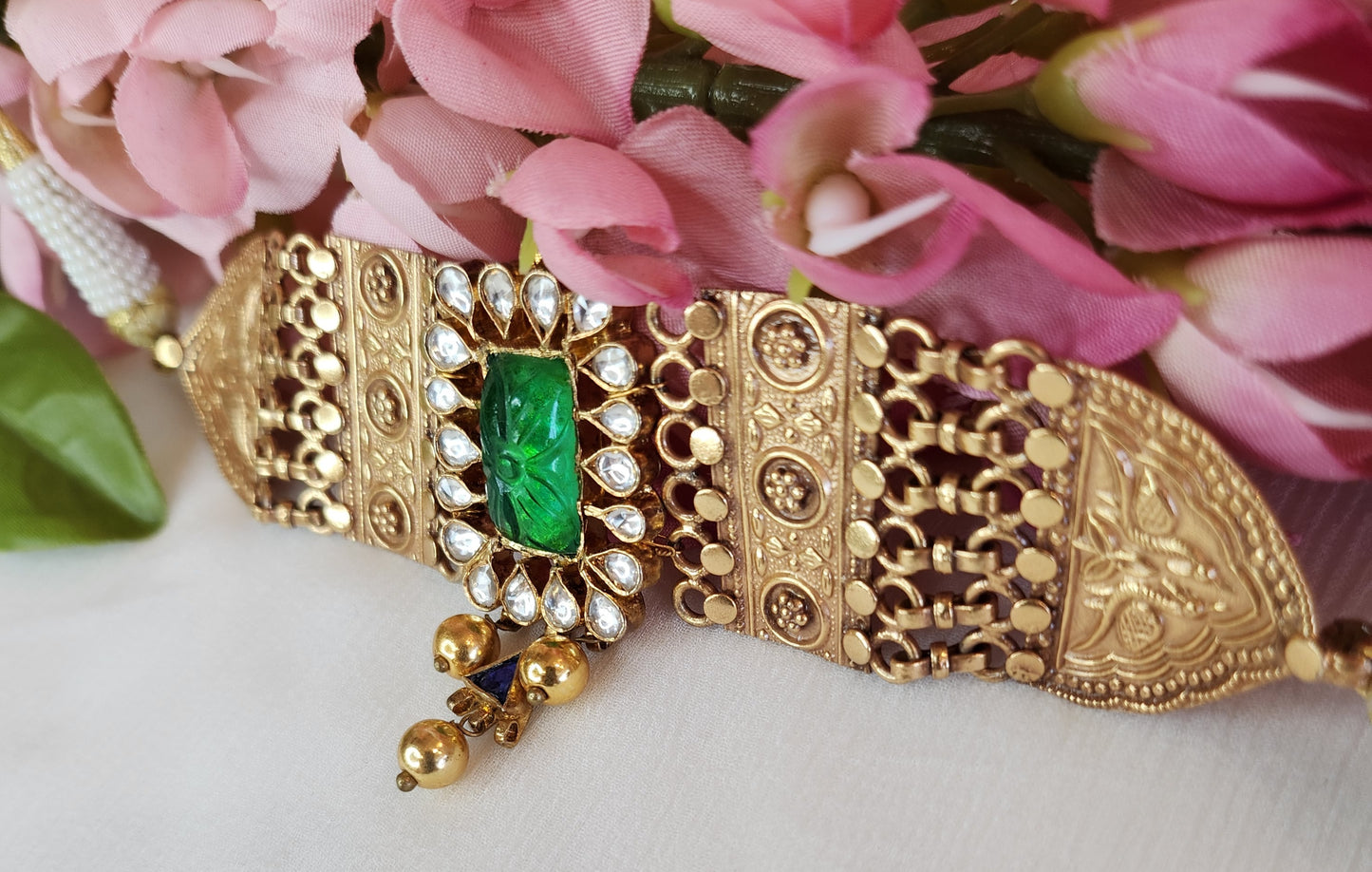 VINANTI MANJI JEWELRY - Square style kundan with green stone