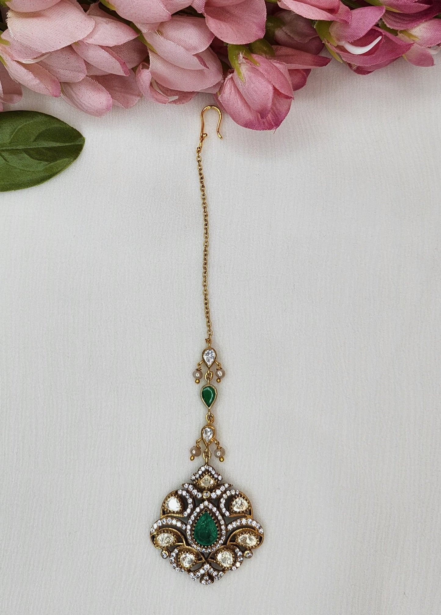 VINANTI MANJI JEWELRY - Green with moisanite diamond Stone maang tikka