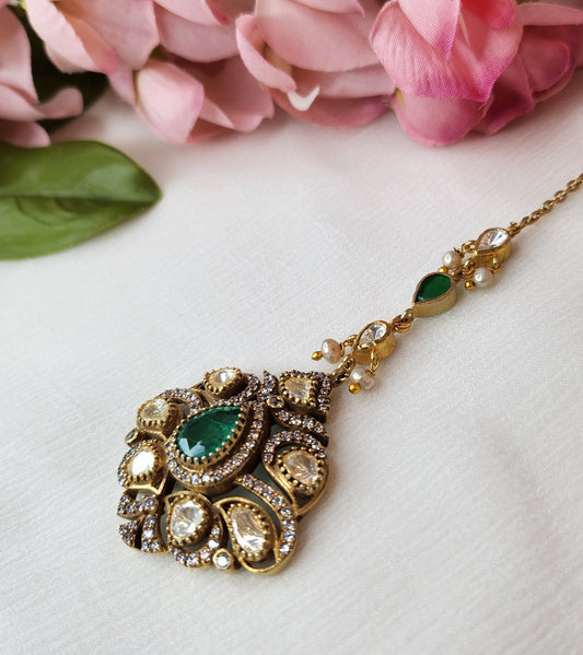 VINANTI MANJI JEWELRY - Green with moisanite diamond Stone maang tikka