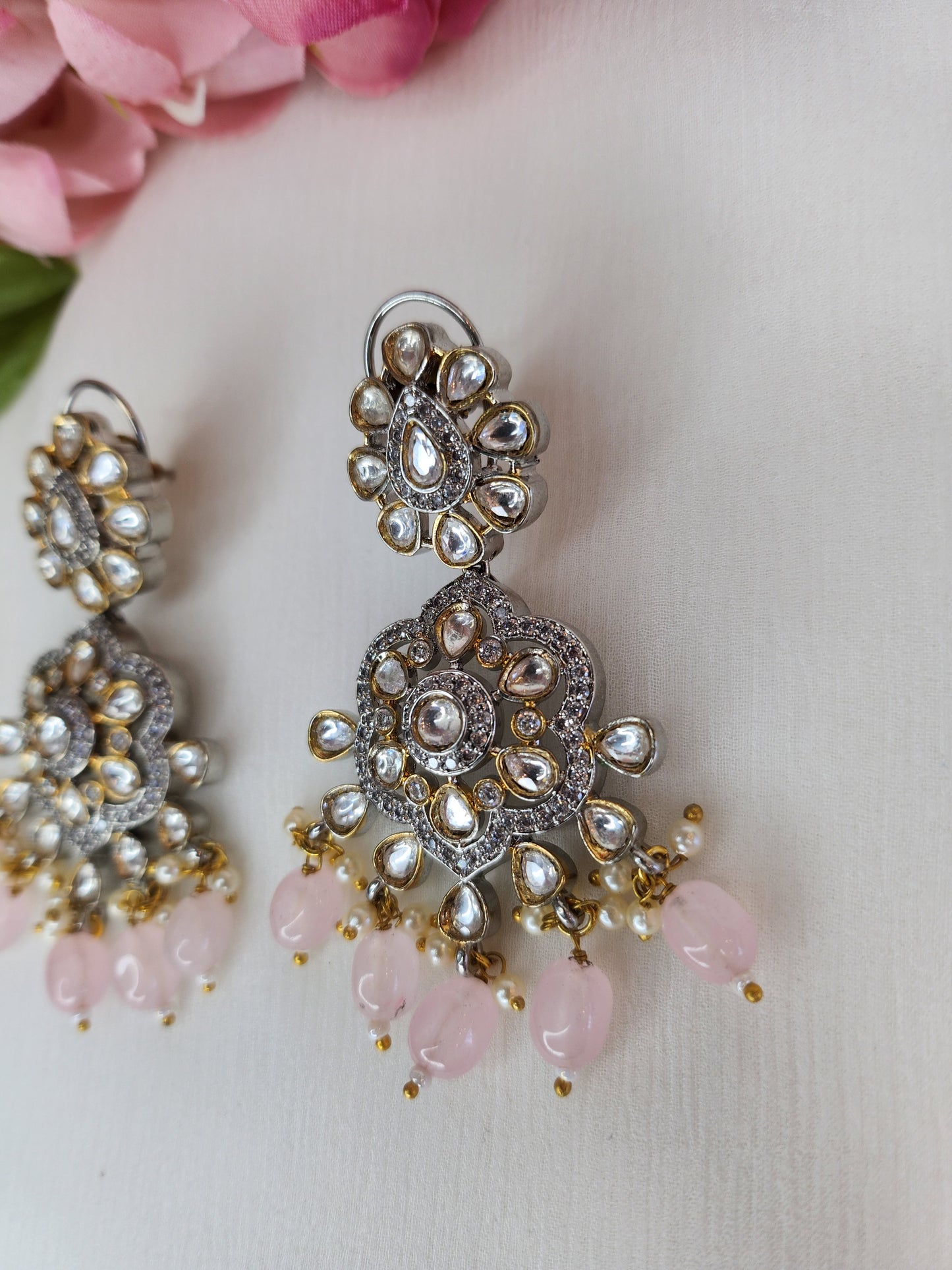 THE BUTTERFLY EFFECT - Gold Earrings with Pink stone