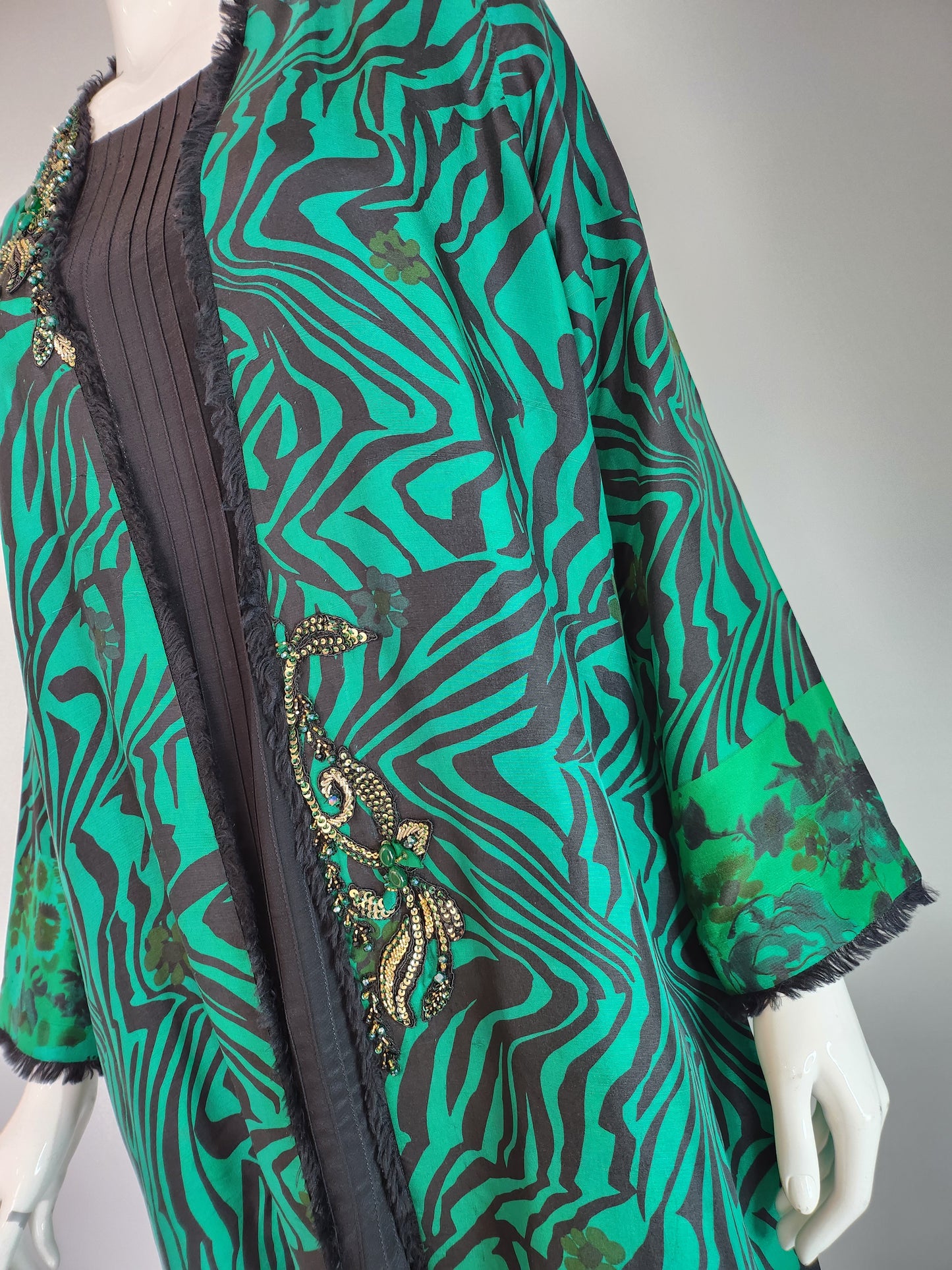 AMBREEN FARRUKH - Black and Green Self Print jacket