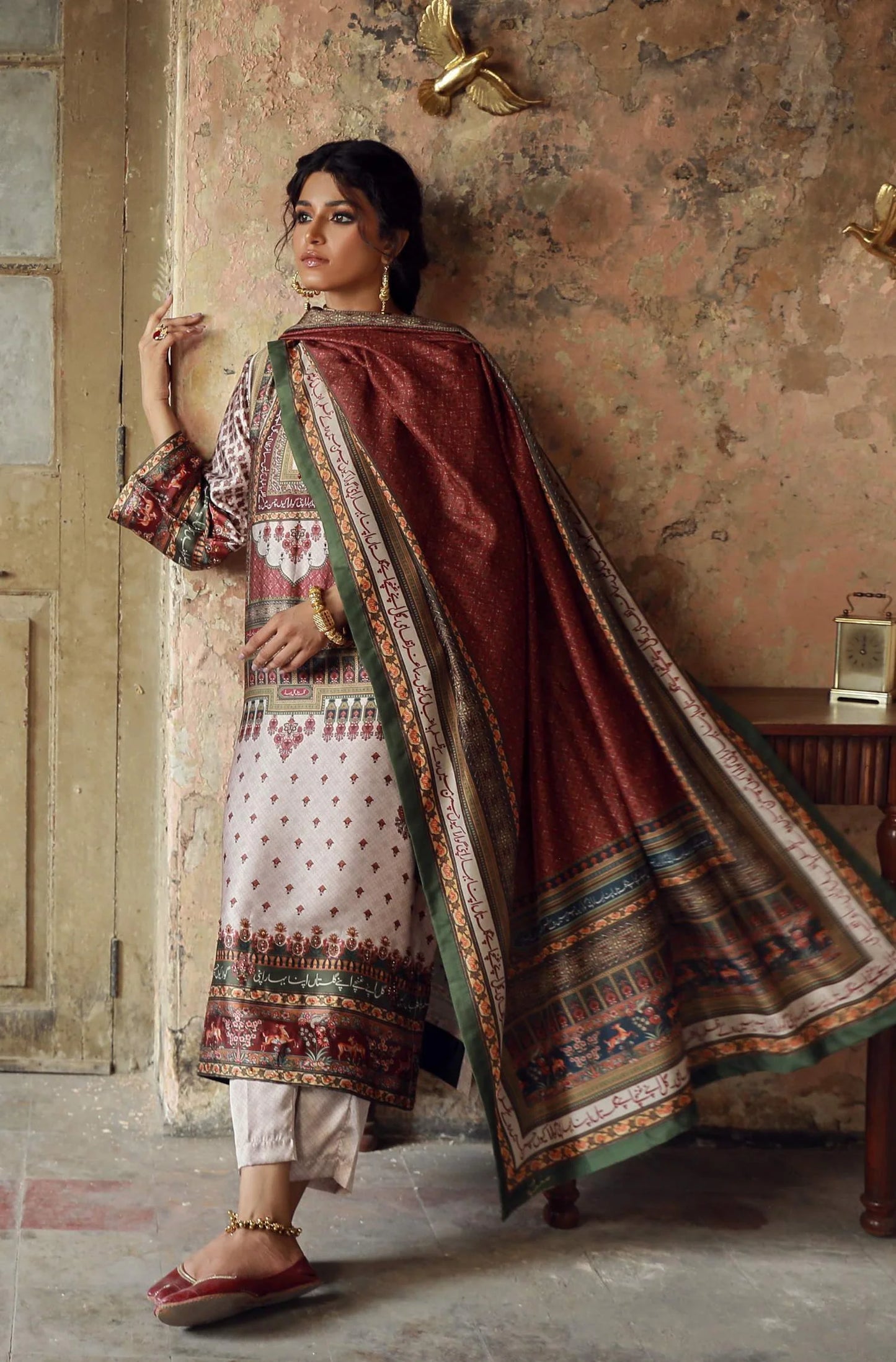 Manto - Shalimar  - Ivory & Maroon Set