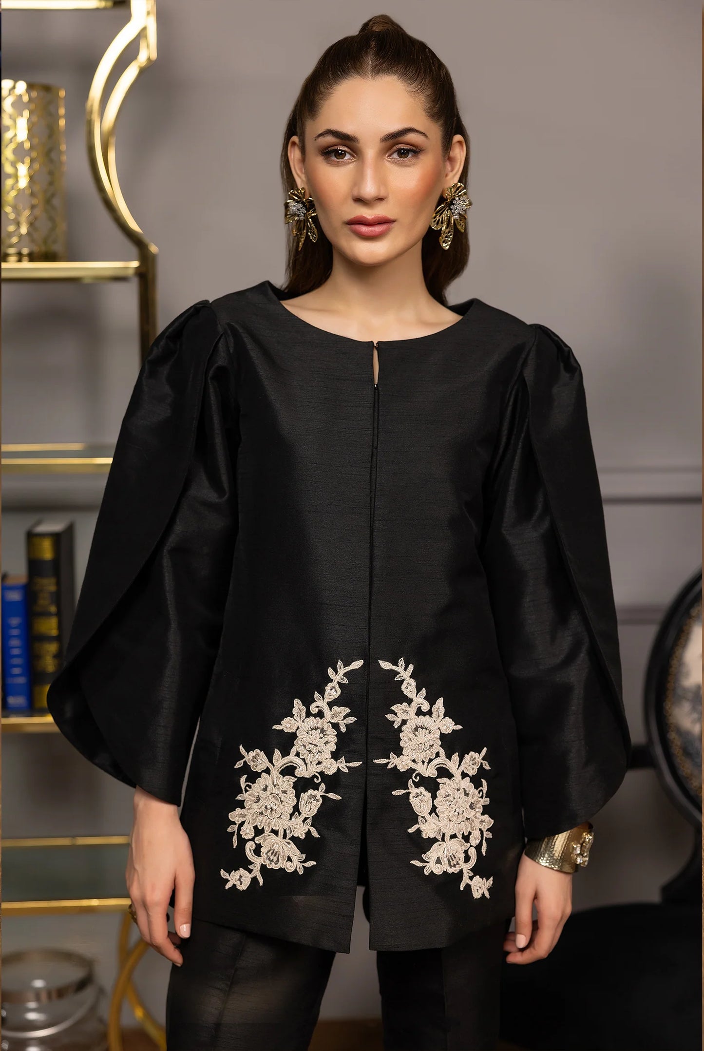 THREADS AND MOTIFS - Black Moder Jacket with Tulip Sleeves