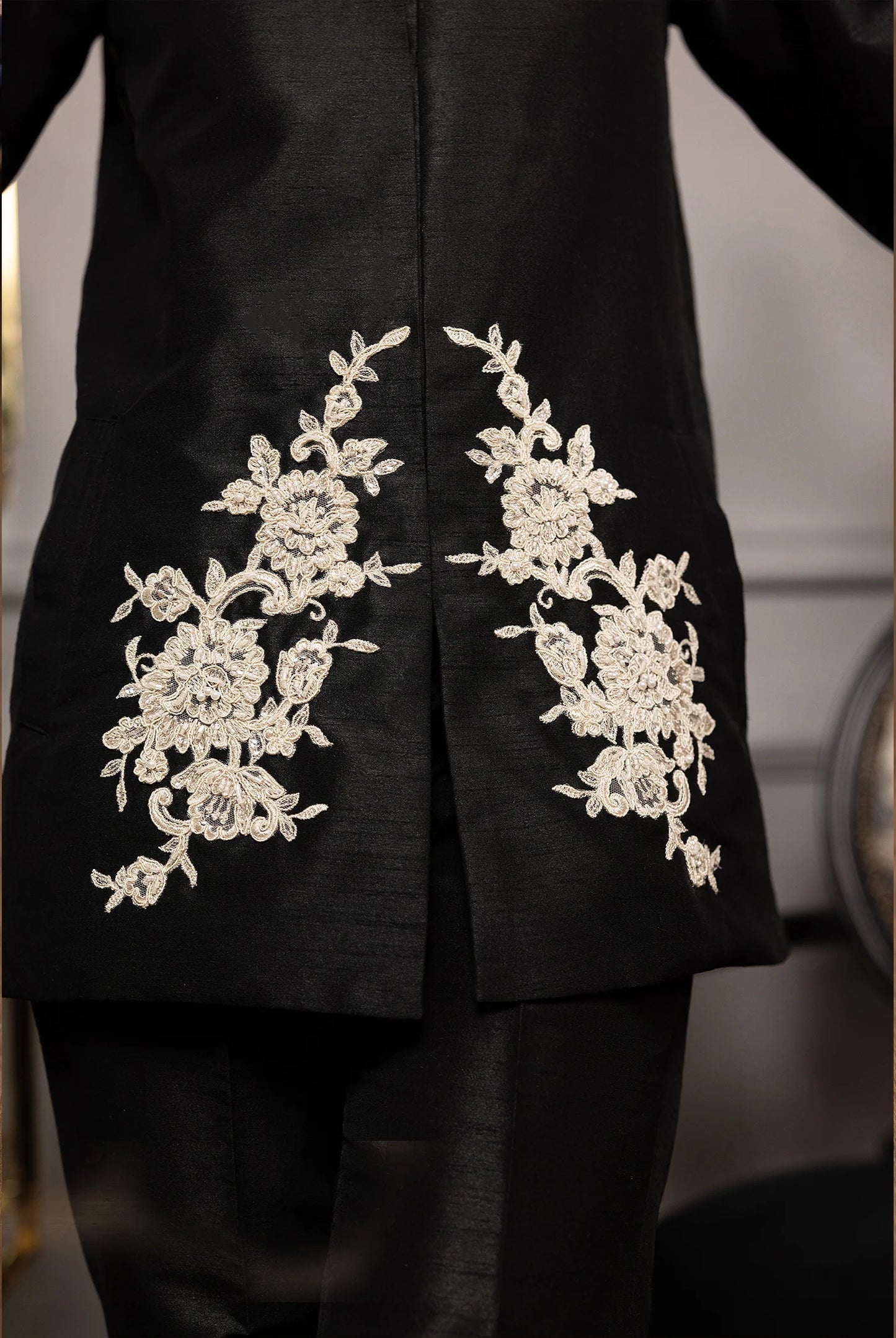 THREADS AND MOTIFS - Black Moder Jacket with Tulip Sleeves