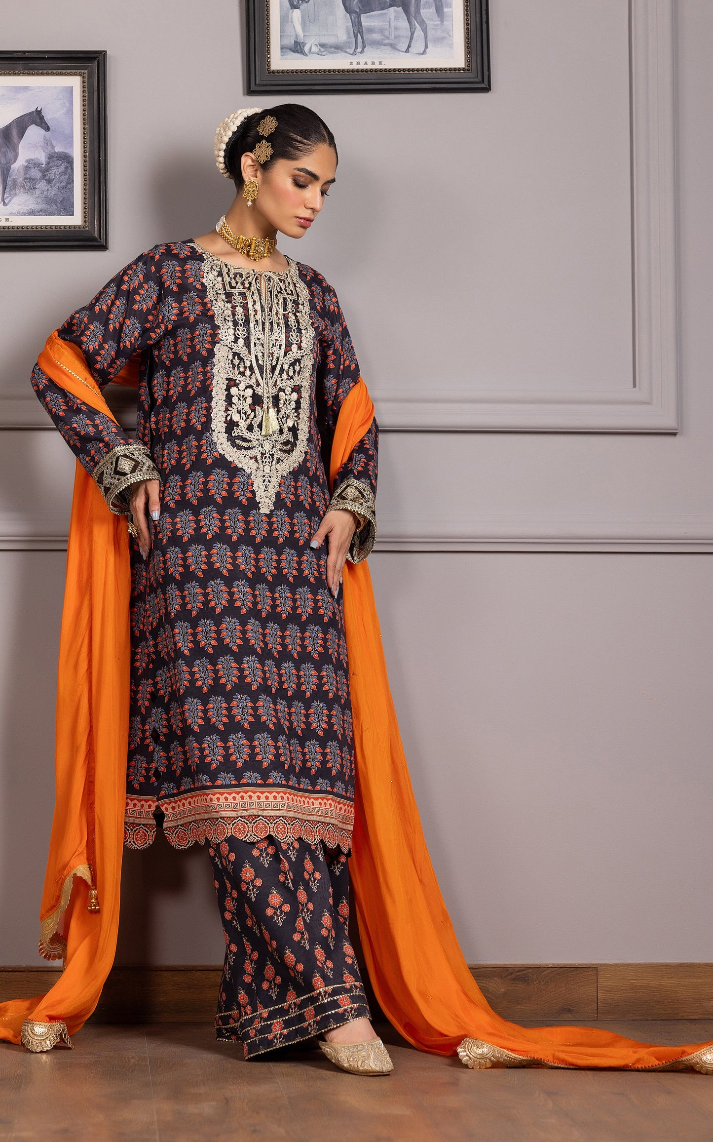 THREADS AND MOTIFS - Black Orange Printed