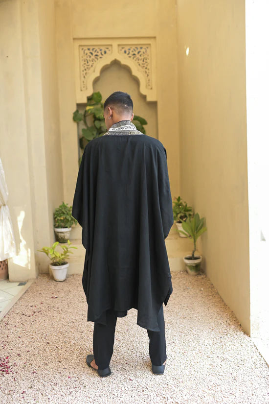 Manto - Zamana Cape-Cape-Black & Olive Green