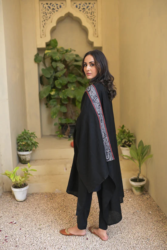 Manto - Shahkaar Cape-Cape-Black & Grey