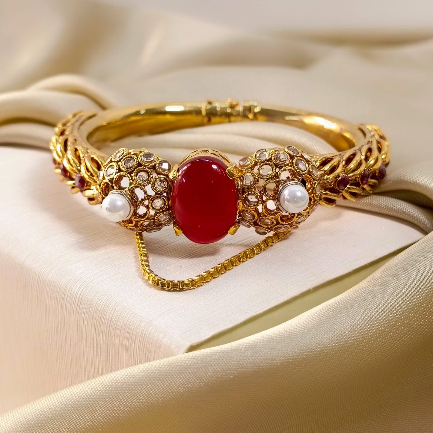 ZAHEEN KAMRAN - Garnet Bangle