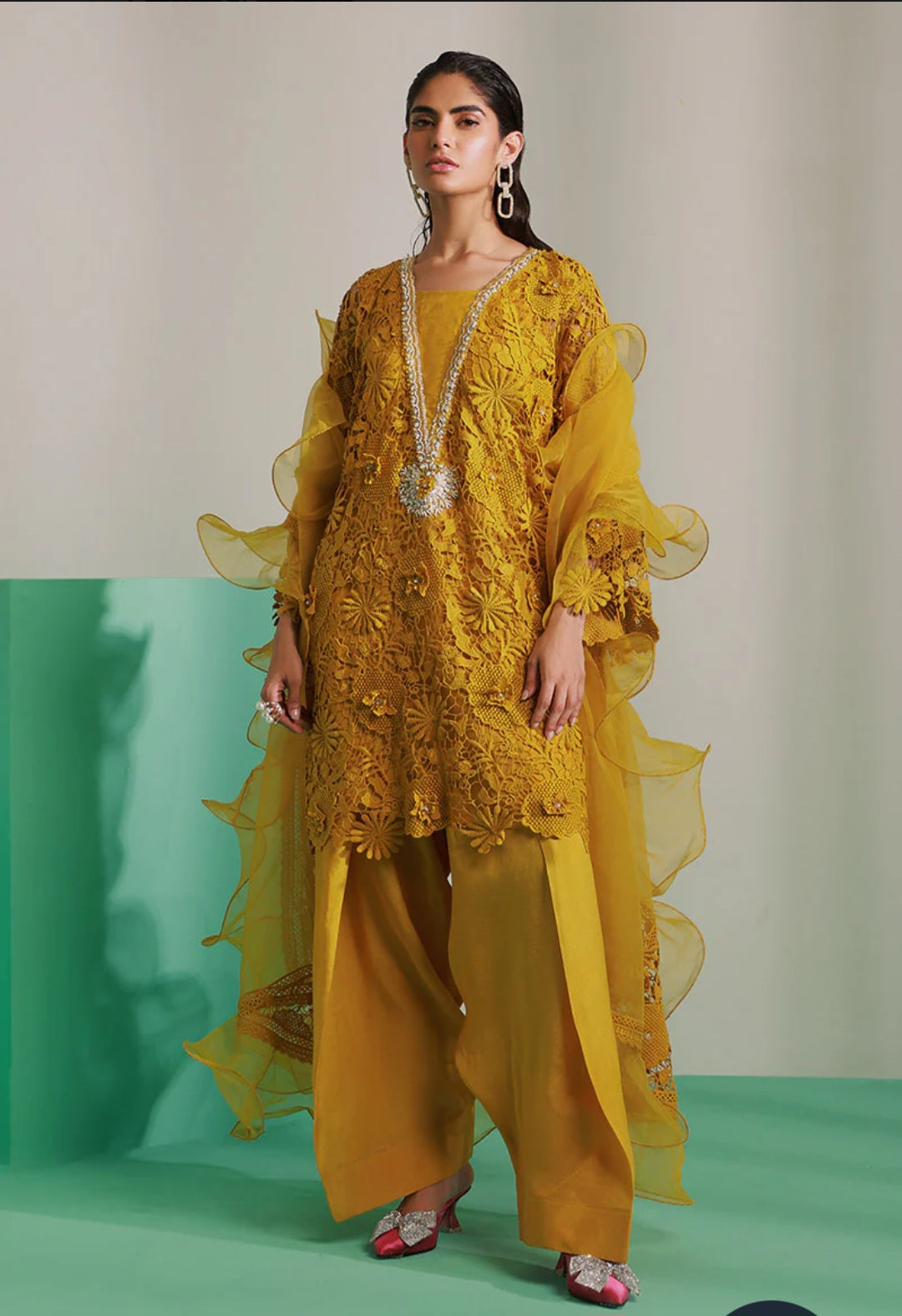 CHIC OPHICIAL - Tuscan Gold (mustard lace)