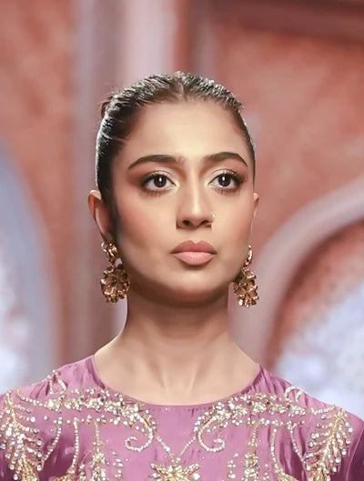 ZAHEEN KAMRAN - Golden Earrings