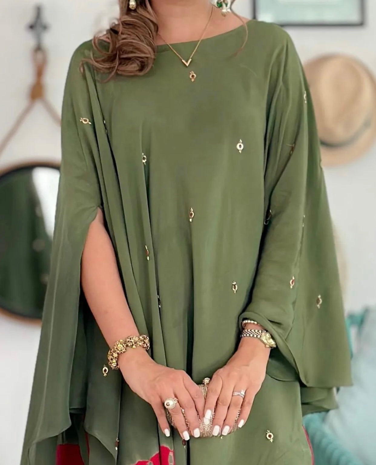 ANAM AHKLAQ - Olive Green