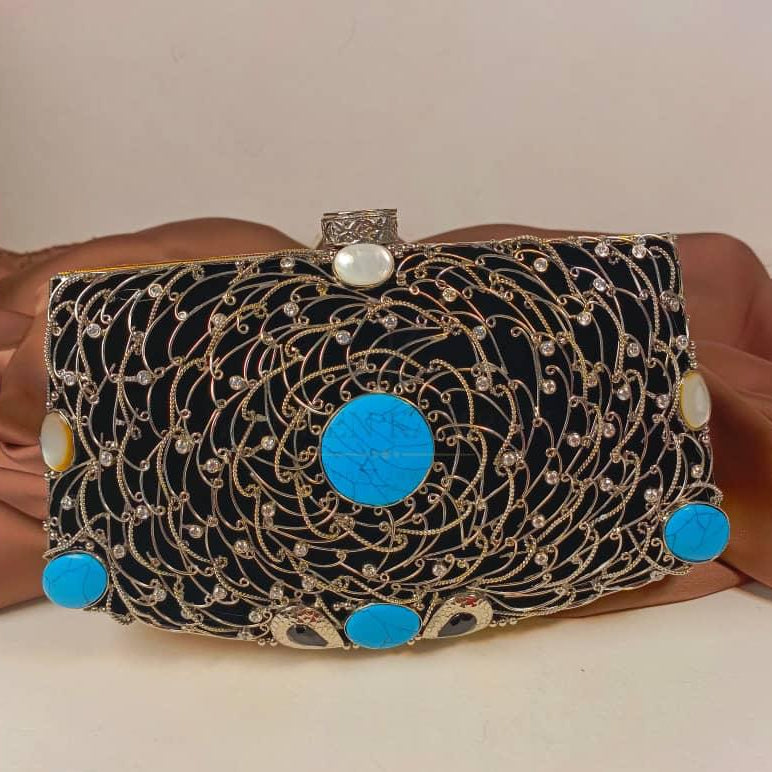 ZAHEEN KAMRAN - Feroza Clutch